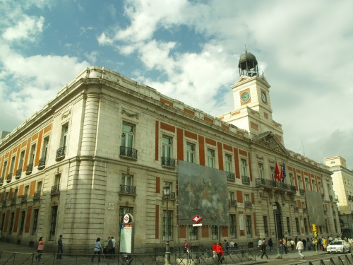 Vista de la sede de la Comunidad de Madrid, en la Puerta del Sol / Adrián Cordero